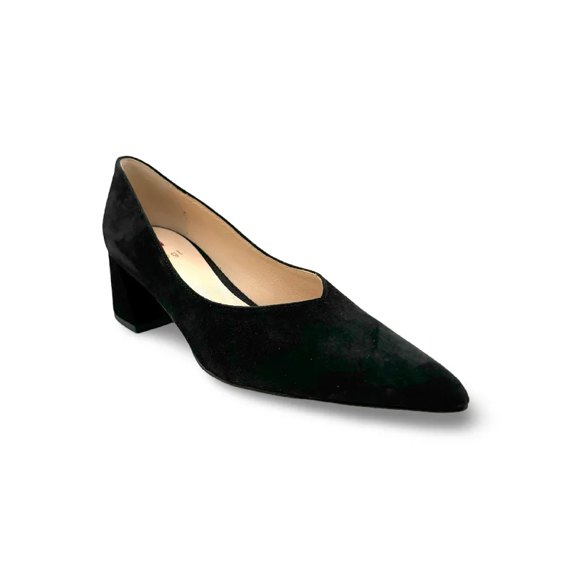 104502 Kim Black Suede Pump